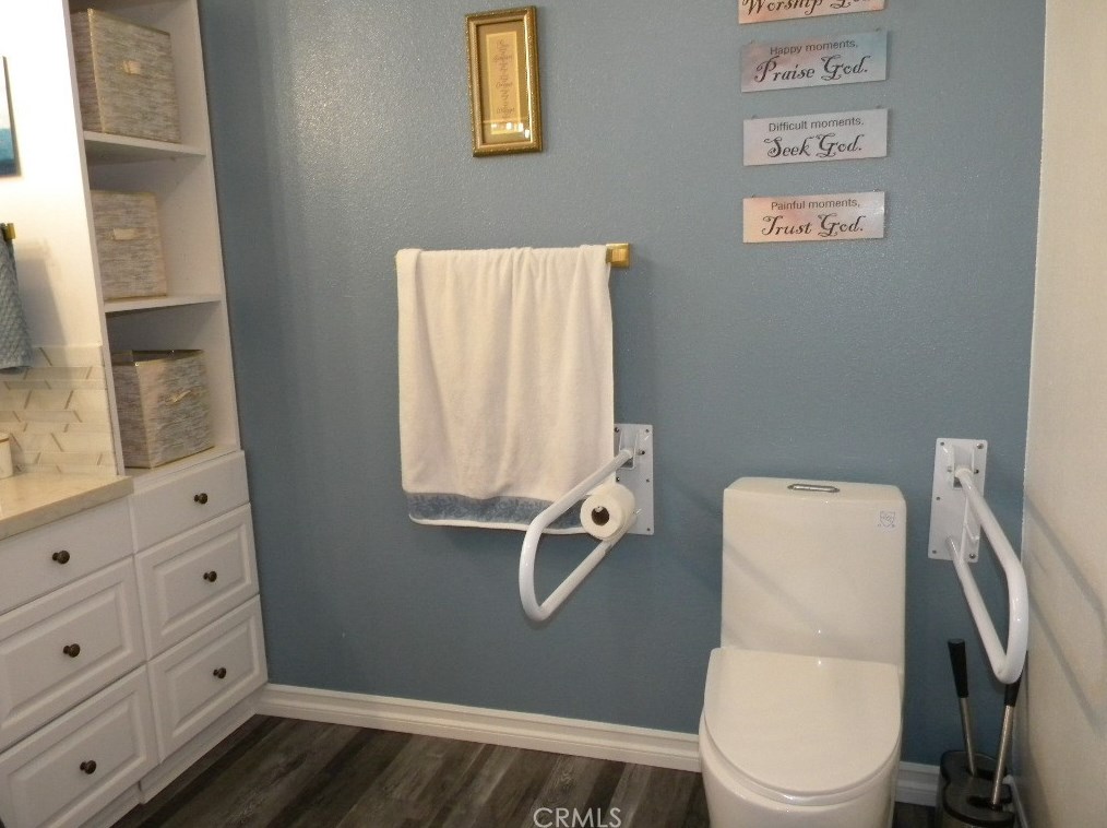 1404 Medallion St, Redlands CA  92374-2665 exterior