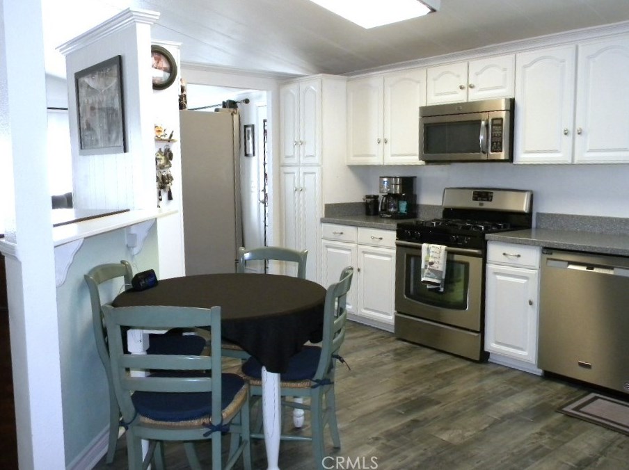 1404 Medallion St, Redlands CA  92374-2665 exterior