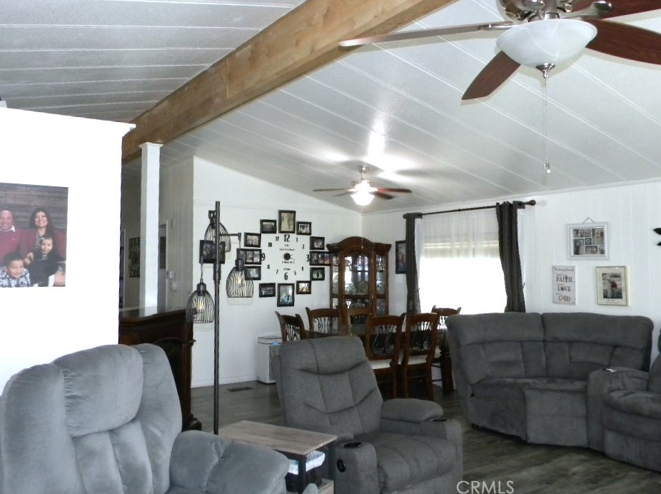 1404 Medallion St, Redlands CA  92374-2665 exterior