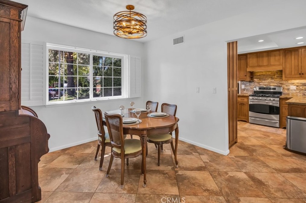 821 Balboa Ct, Redlands CA  92373-6903 exterior