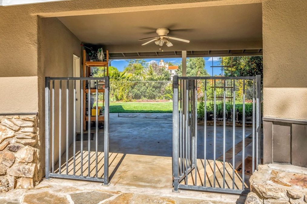 821 Balboa Ct, Redlands CA  92373-6903 exterior