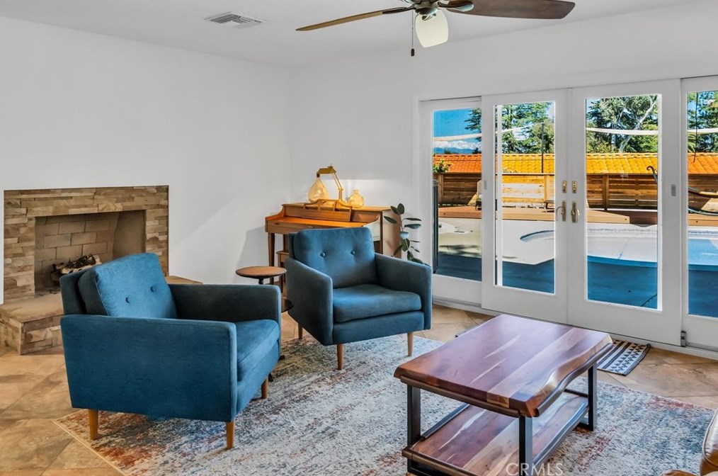 821 Balboa Ct, Redlands CA  92373-6903 exterior