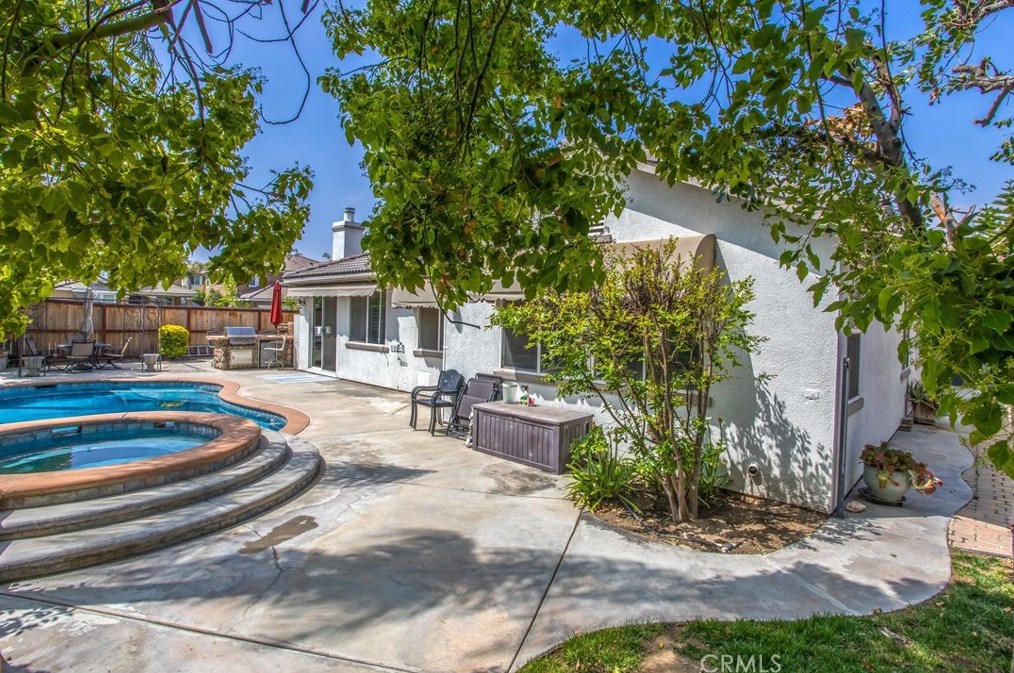 1536 Rose Arbor Ct, Redlands CA  92374-4737 exterior