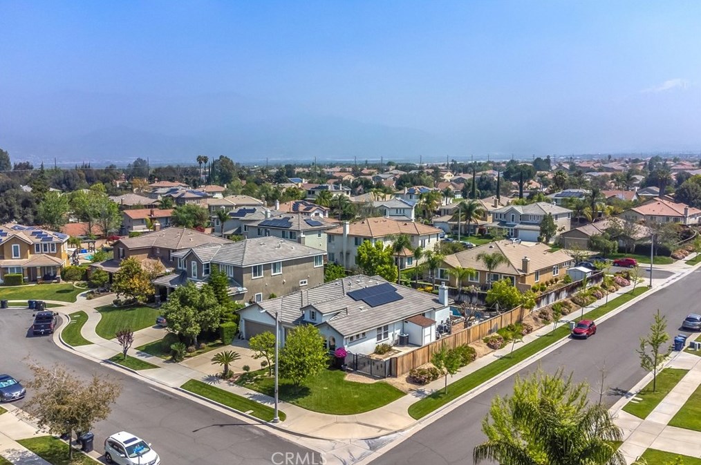 1536 Rose Arbor Ct, Redlands CA  92374-4737 exterior