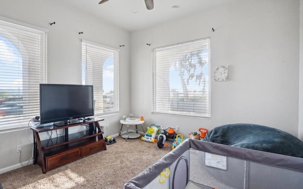 17740 Nandina Ave, Riverside CA  92504-8929 exterior