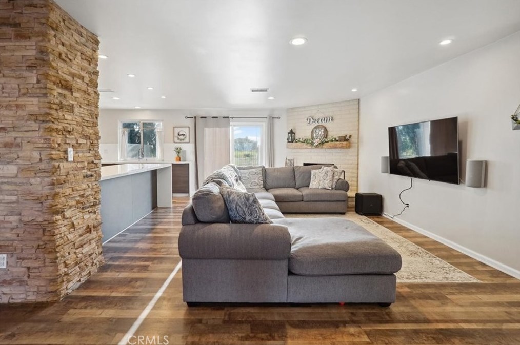 17740 Nandina Ave, Riverside CA  92504-8929 exterior