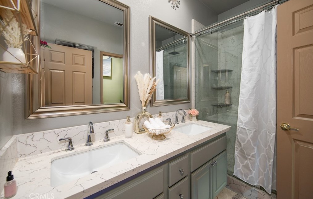 16528 Owl Tree Rd, Riverside CA  92504-9569 exterior