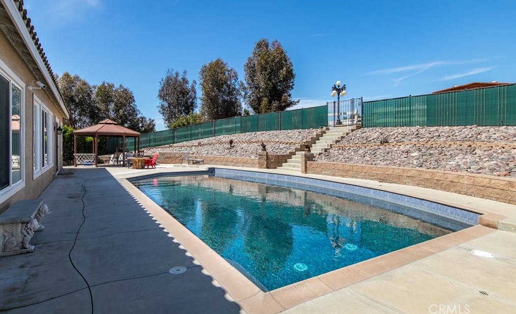 16528 Owl Tree Rd, Riverside CA  92504-9569 exterior