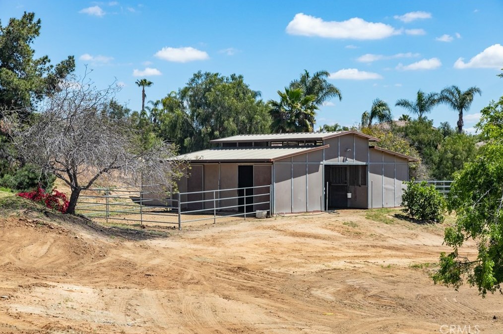 16528 Owl Tree Rd, Riverside CA  92504-9569 exterior