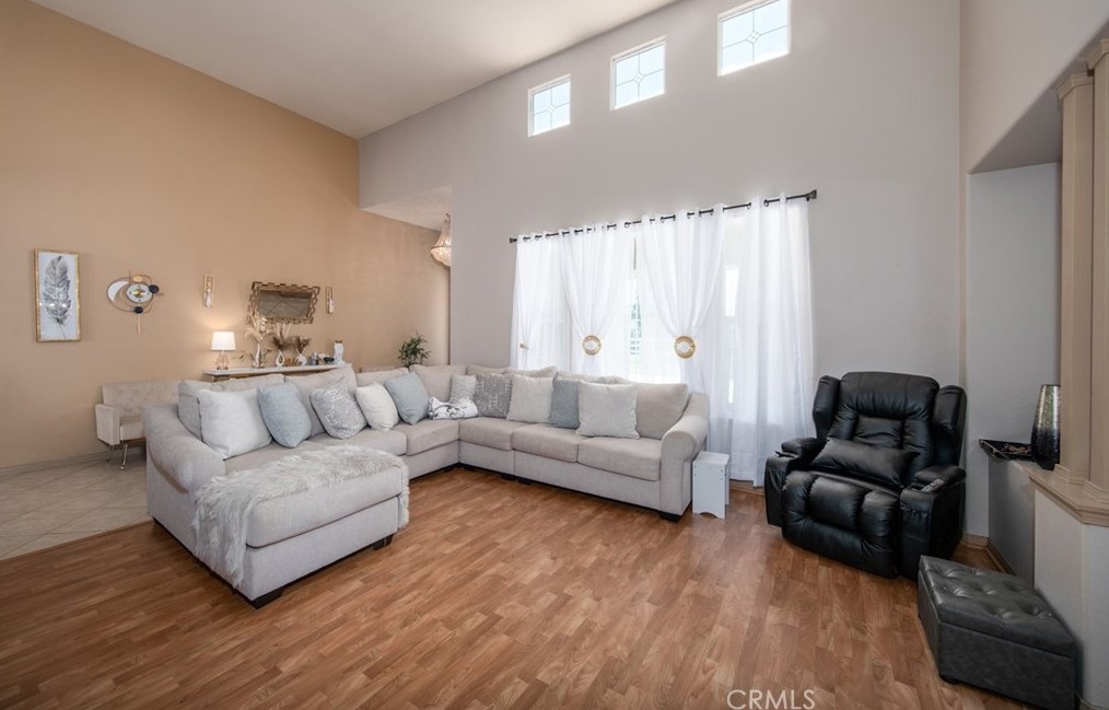 16528 Owl Tree Rd, Riverside CA  92504-9569 exterior