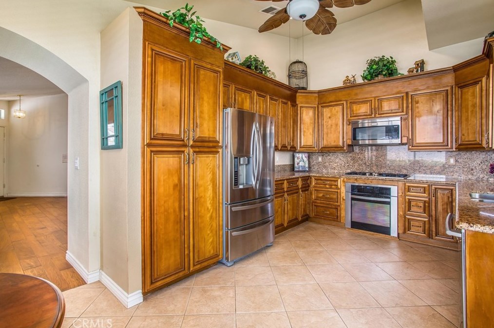 1507 Sequoia Dr, Beaumont CA  92223-6420 exterior