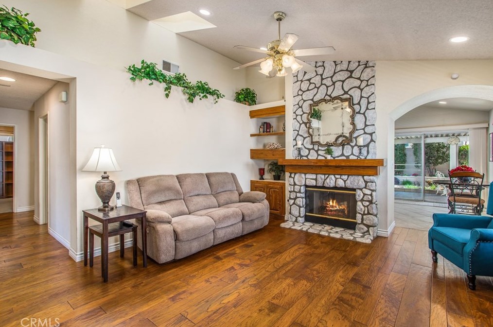 1507 Sequoia Dr, Beaumont CA  92223-6420 exterior