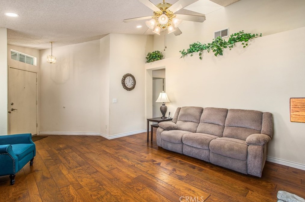 1507 Sequoia Dr, Beaumont CA  92223-6420 exterior