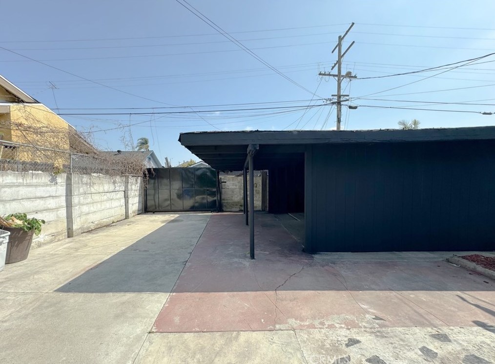 232 61st St, Los Angeles CA  90003-1232 exterior
