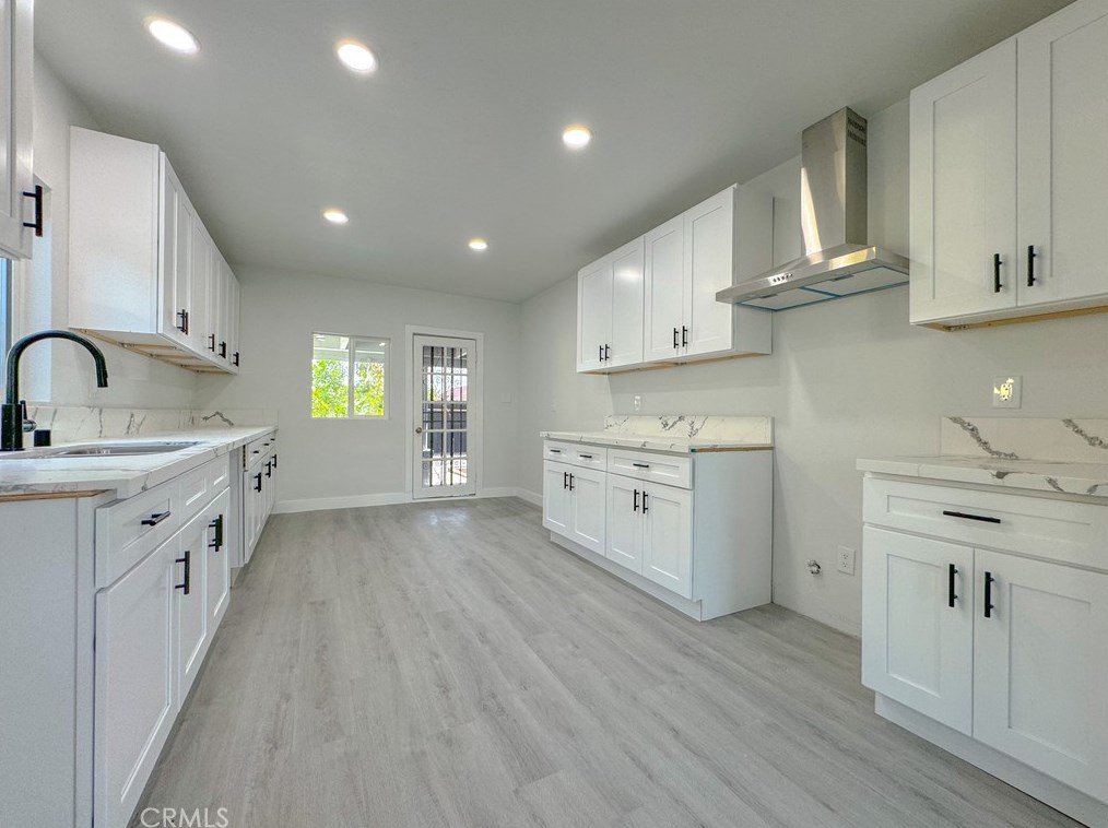 232 61st St, Los Angeles CA  90003-1232 exterior