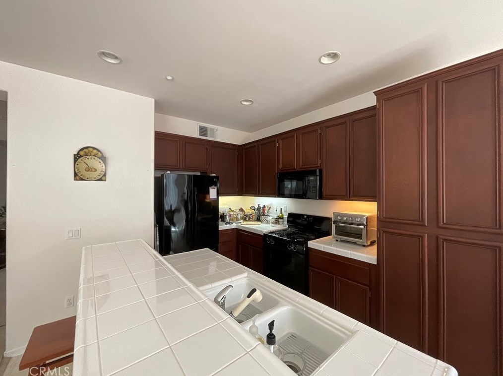 437 Sonora Cir, Redlands CA  92373-8509 exterior