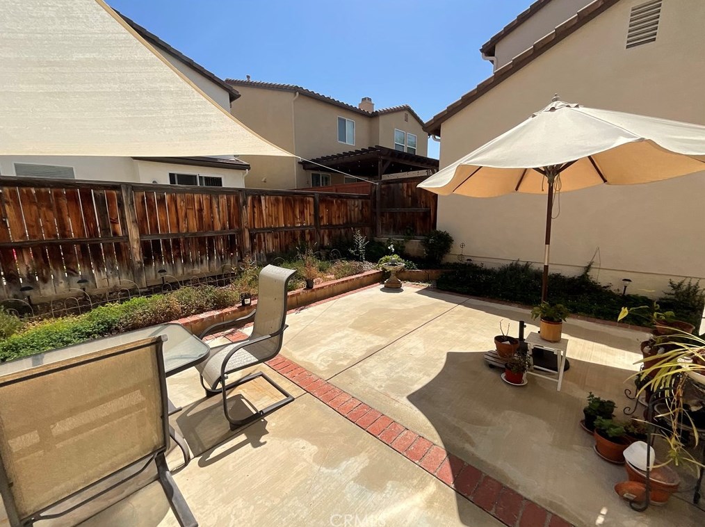 437 Sonora Cir, Redlands CA  92373-8509 exterior