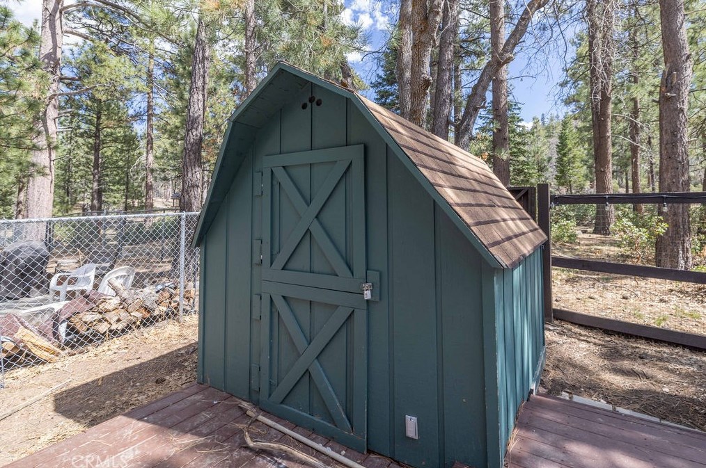 42569 Willow Ave, Big Bear CA  exterior