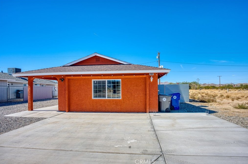 4992 1st St, Joshua Tree CA 92252-4219 exterior