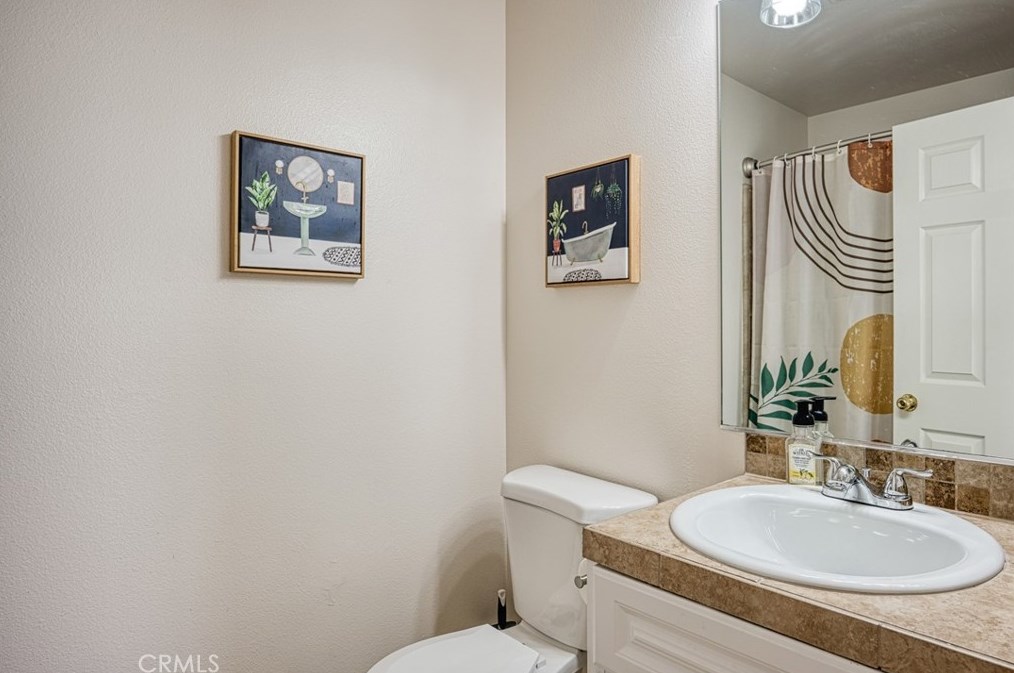 4992 1st St, Joshua Tree CA 92252-4219 exterior