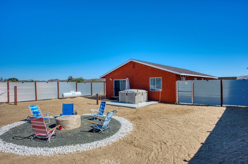 4992 1st St, Joshua Tree CA 92252-4219 exterior