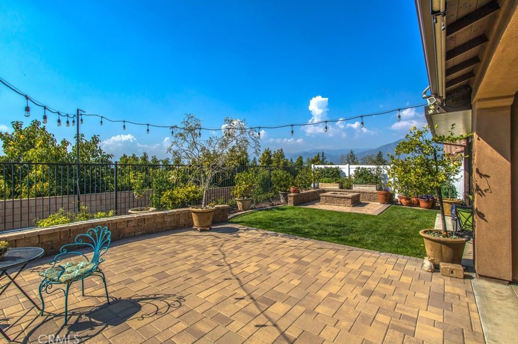 1521 Patterson Ranch Rd, Redlands CA  92374-2971 exterior