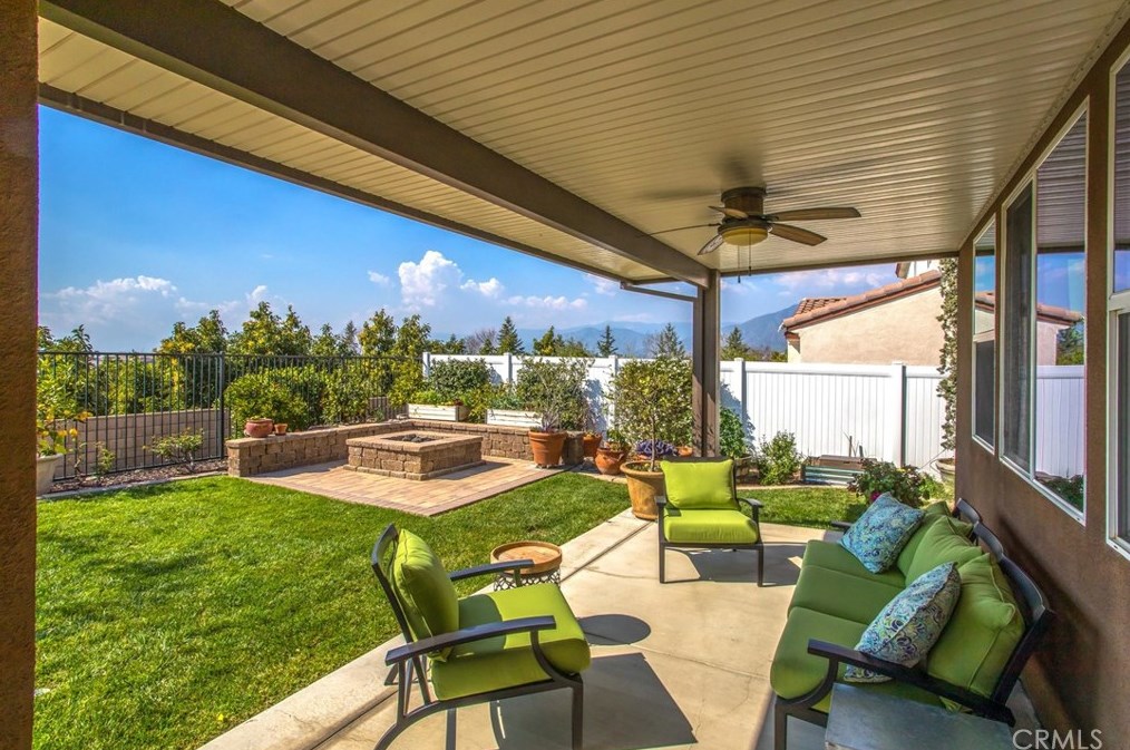 1521 Patterson Ranch Rd, Redlands CA  92374-2971 exterior