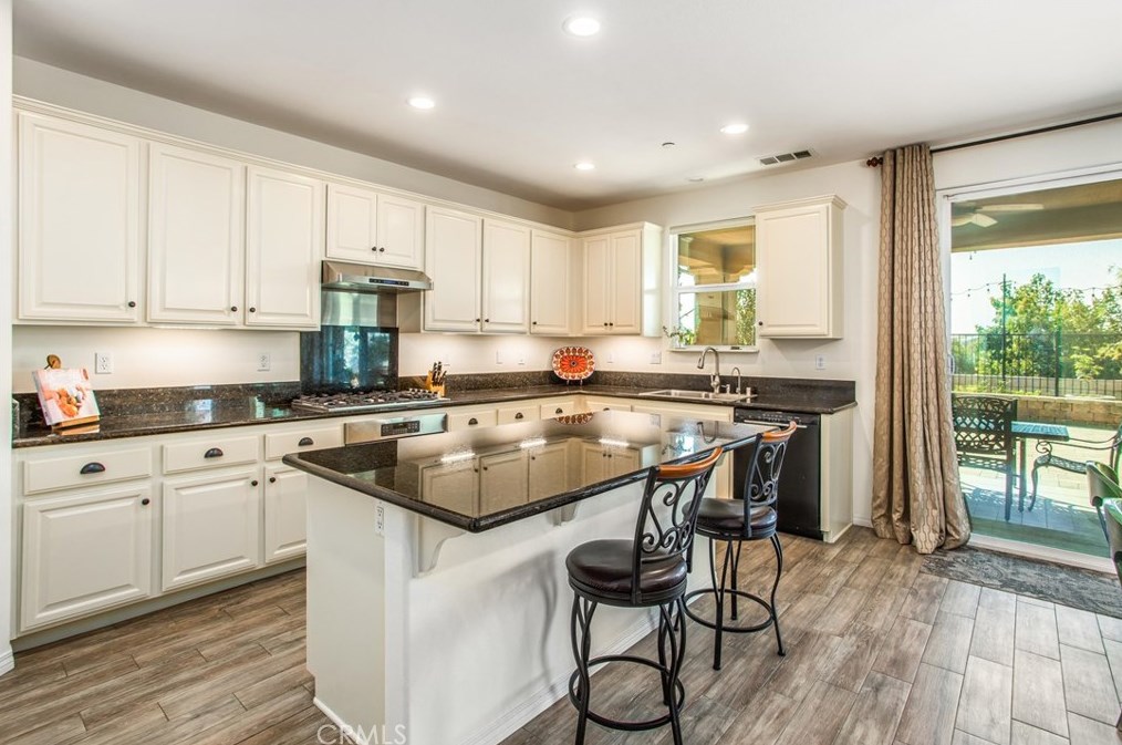 1521 Patterson Ranch Rd, Redlands CA  92374-2971 exterior