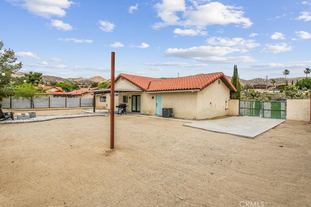 54610 Primavera Dr, Yucca Valley CA  92284-2386 exterior