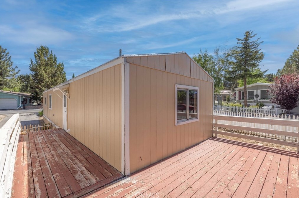 391 Montclair Dr, Big Bear City CA  92314-8800 exterior