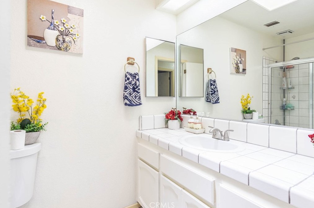 17135 Danbury Ave, Hesperia CA  92345-7001 exterior