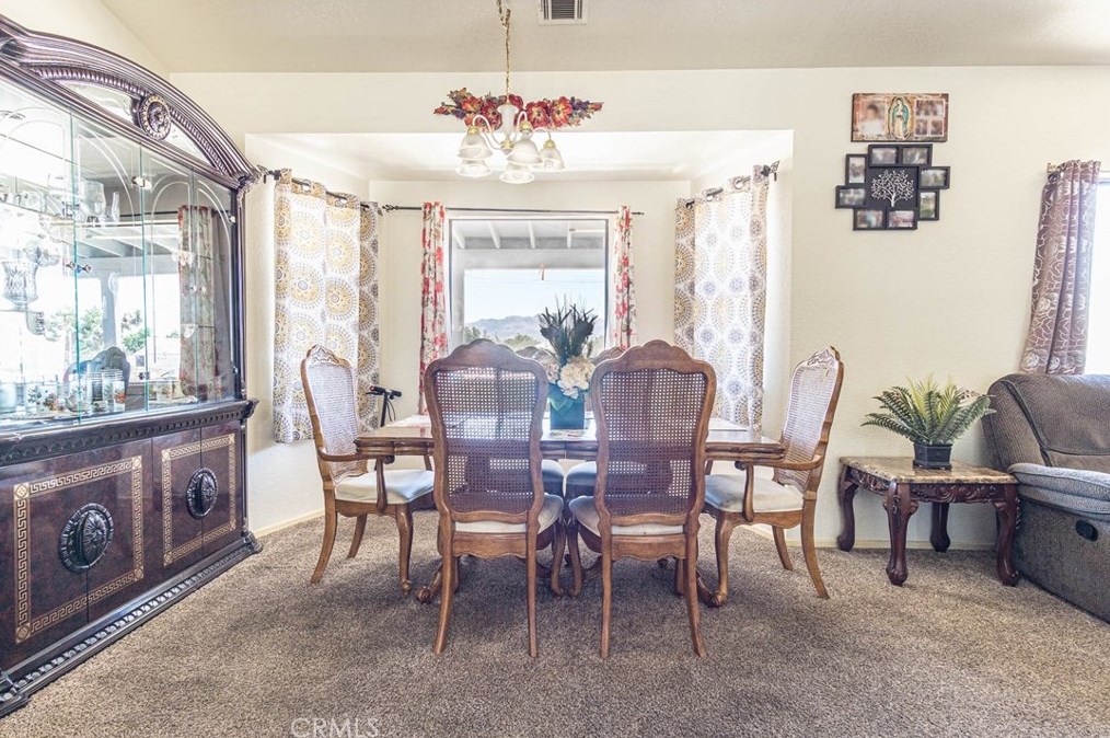 17135 Danbury Ave, Hesperia CA  92345-7001 exterior