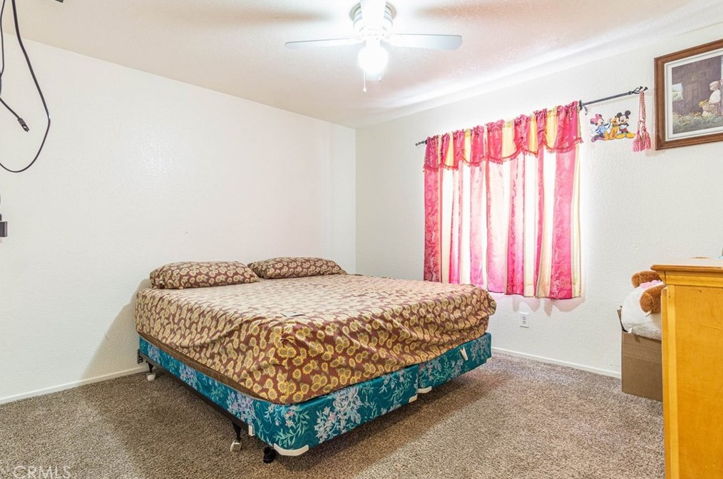 17135 Danbury Ave, Hesperia CA  92345-7001 exterior