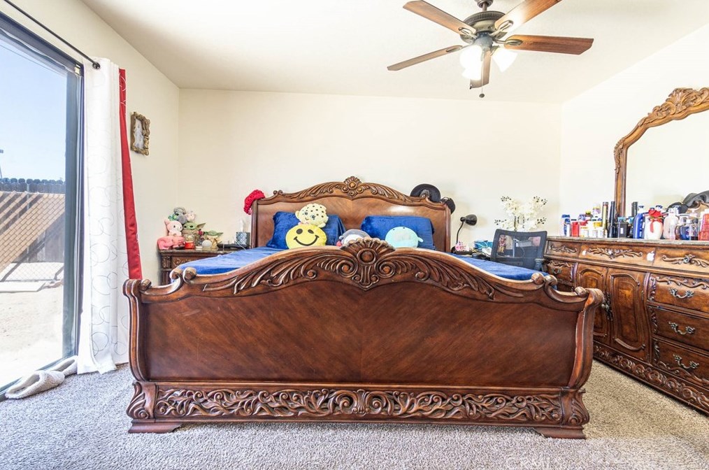 17135 Danbury Ave, Hesperia CA  92345-7001 exterior