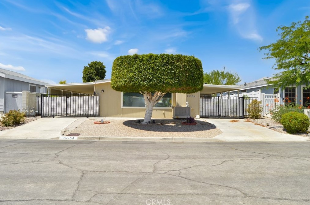 73954 Elizabeth Dr, Thousand Palms CA  92276-4082 exterior