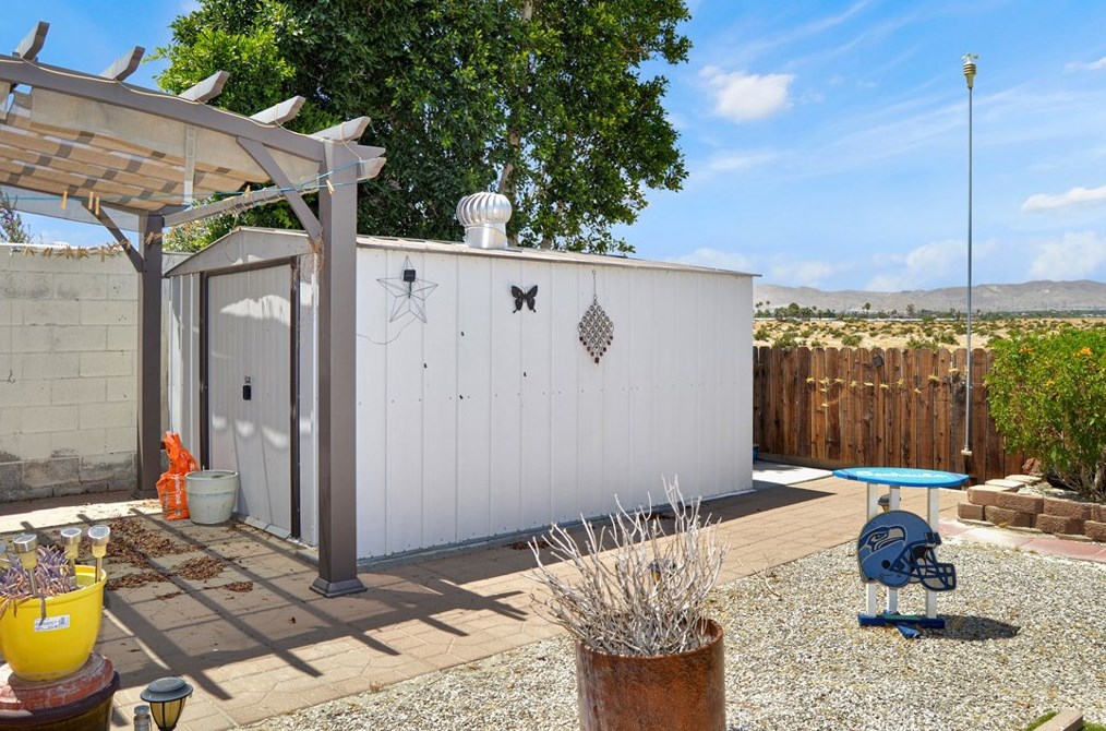 73954 Elizabeth Dr, Thousand Palms CA  92276-4082 exterior