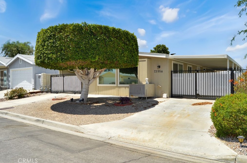 73954 Elizabeth Dr, Thousand Palms CA  92276-4073 exterior