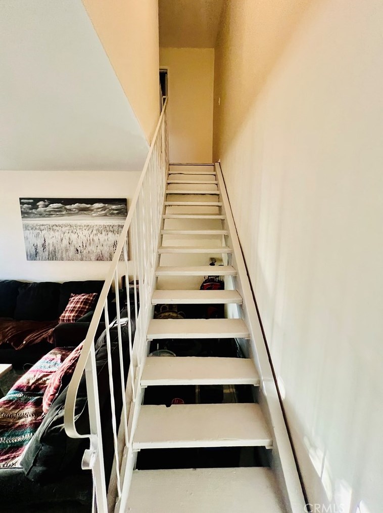 803 Lugonia Ave, Redlands CA  92374-2593 exterior