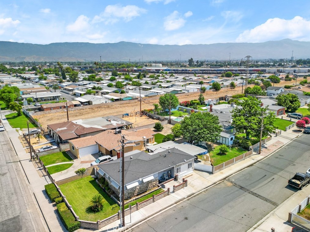 365 Pennsylvania Ave, San Bernardino CA  92407-6656 exterior