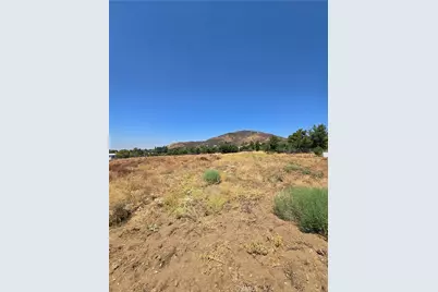 9575 Oak Glen Road, Cherry Valley, CA 92223 - Photo 11