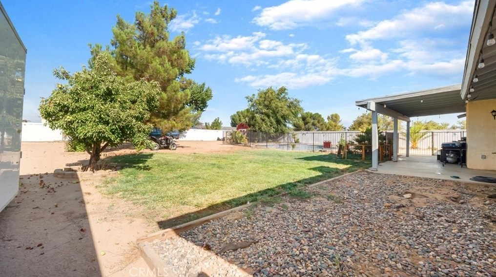 7946 Cottonwood Ave, Hesperia CA  92345-4213 exterior