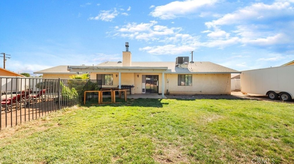 7946 Cottonwood Ave, Hesperia CA  92345-4213 exterior