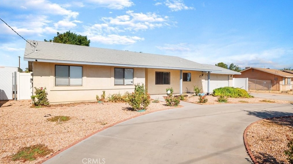 7946 Cottonwood Ave, Hesperia CA  92345-4213 exterior