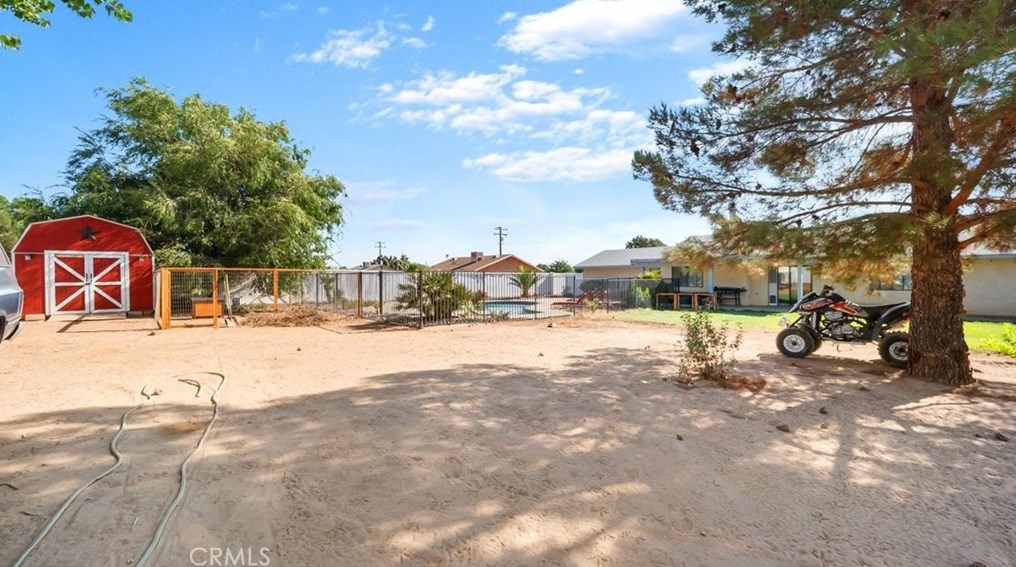 7946 Cottonwood Ave, Hesperia CA  92345-4213 exterior