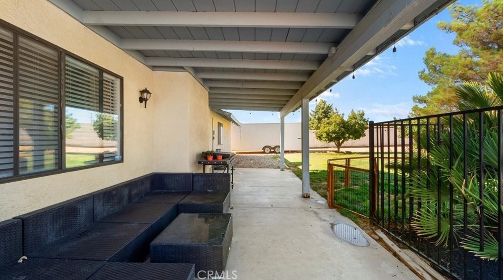 7946 Cottonwood Ave, Hesperia CA  92345-4213 exterior