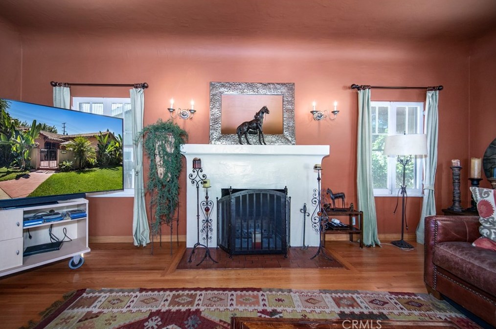 5626 Magnolia Ave, Riverside CA  92506-1823 exterior