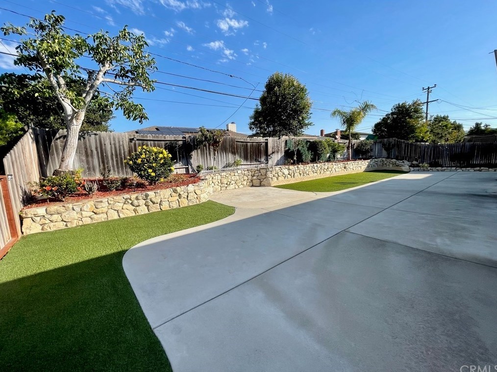 129 Auriga Ave, Lompoc CA 93436-1216 exterior