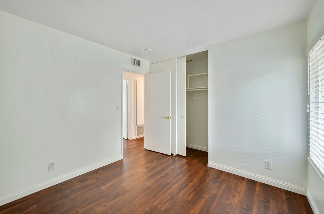 18839 Stefani Ave, Artesia CA  90703-8440 exterior