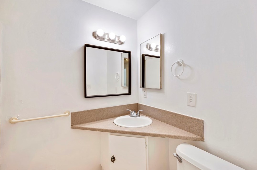 18839 Stefani Ave, Artesia CA  90703-8440 exterior