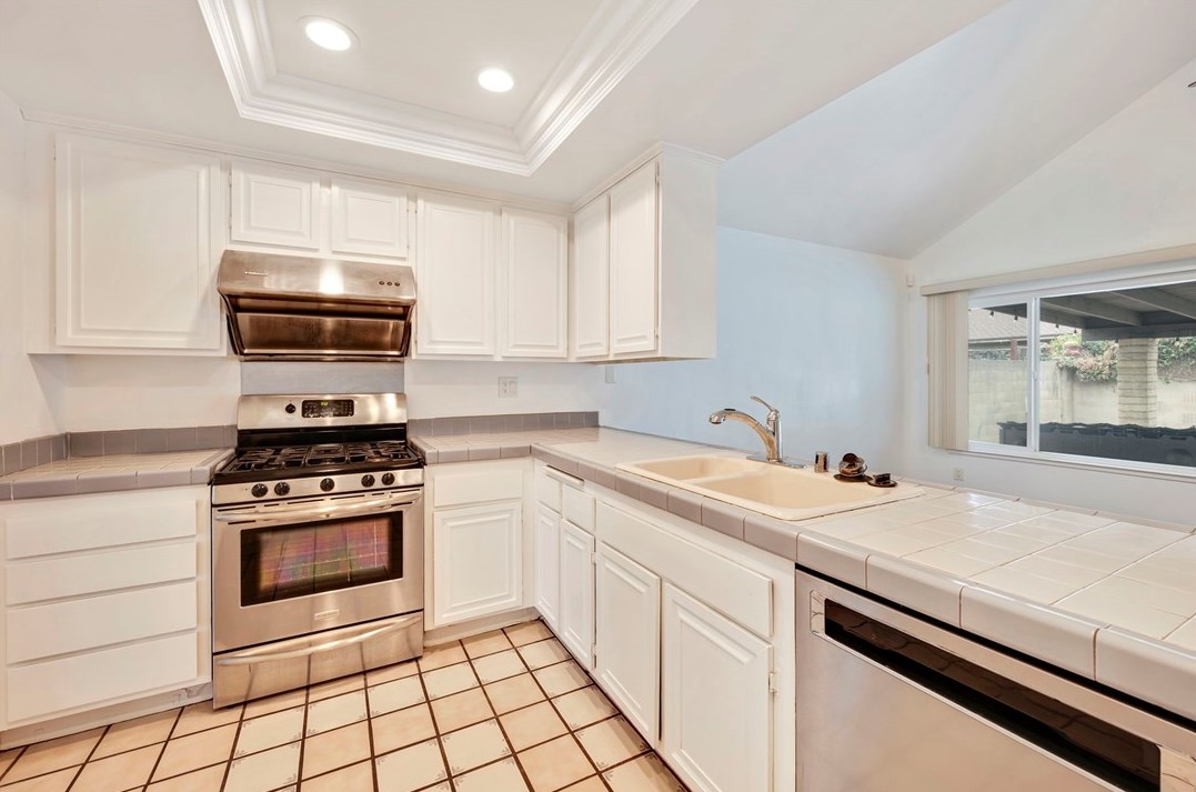 18839 Stefani Ave, Artesia CA  90703-8440 exterior